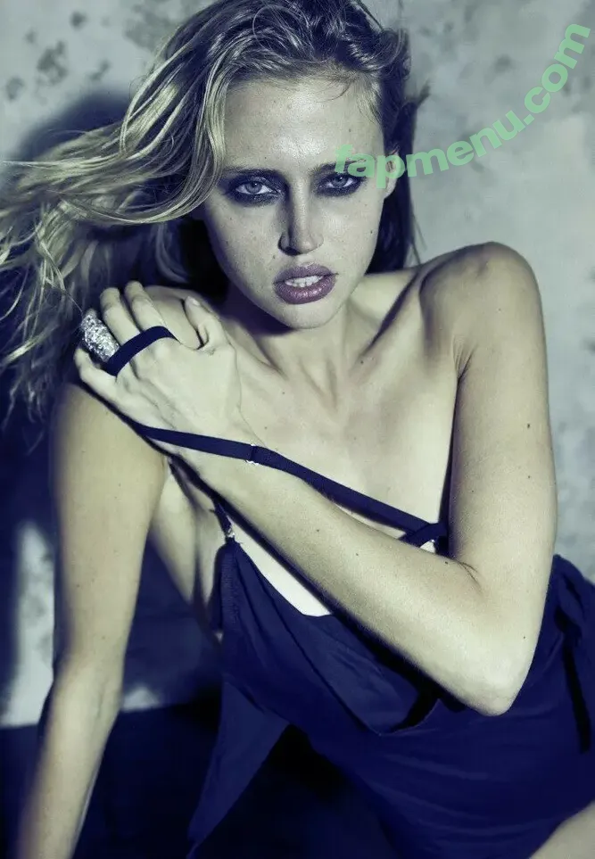 Estella Warren nude photo #0151 (EstellaWarrenOfficial / Estella_Warren)