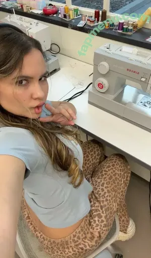 Ester Dobrik / esterrdobrik nude photo #0322