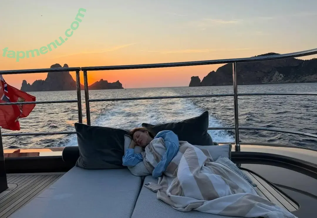 Ester Exposito nude photo #0389 (ester_exposito)