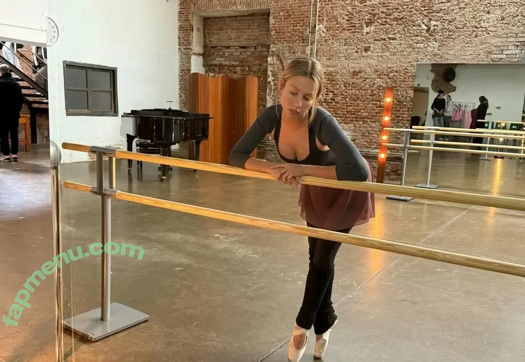 Ester Exposito nude photo #0398 (ester_exposito)