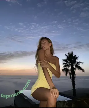 Ester Expósito / ester_exposito / esterexpositto nude photo #0007