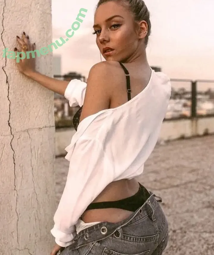 Ester Expósito nude photo #0037 (ester_exposito / esterexpositto)