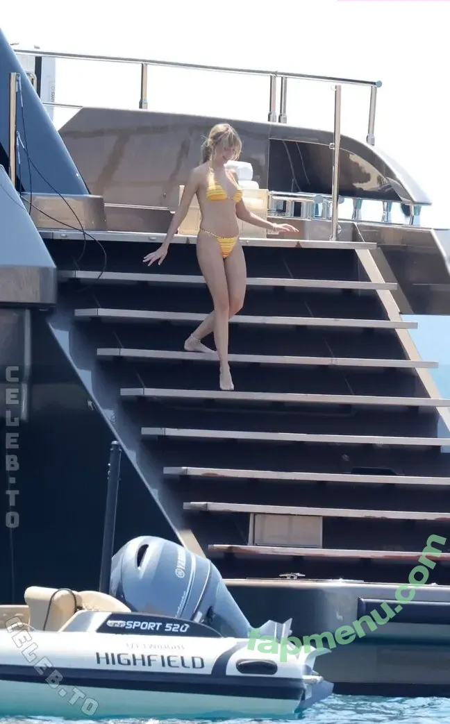 Ester Expósito nude photo #0301 (ester_exposito / esterexpositto)