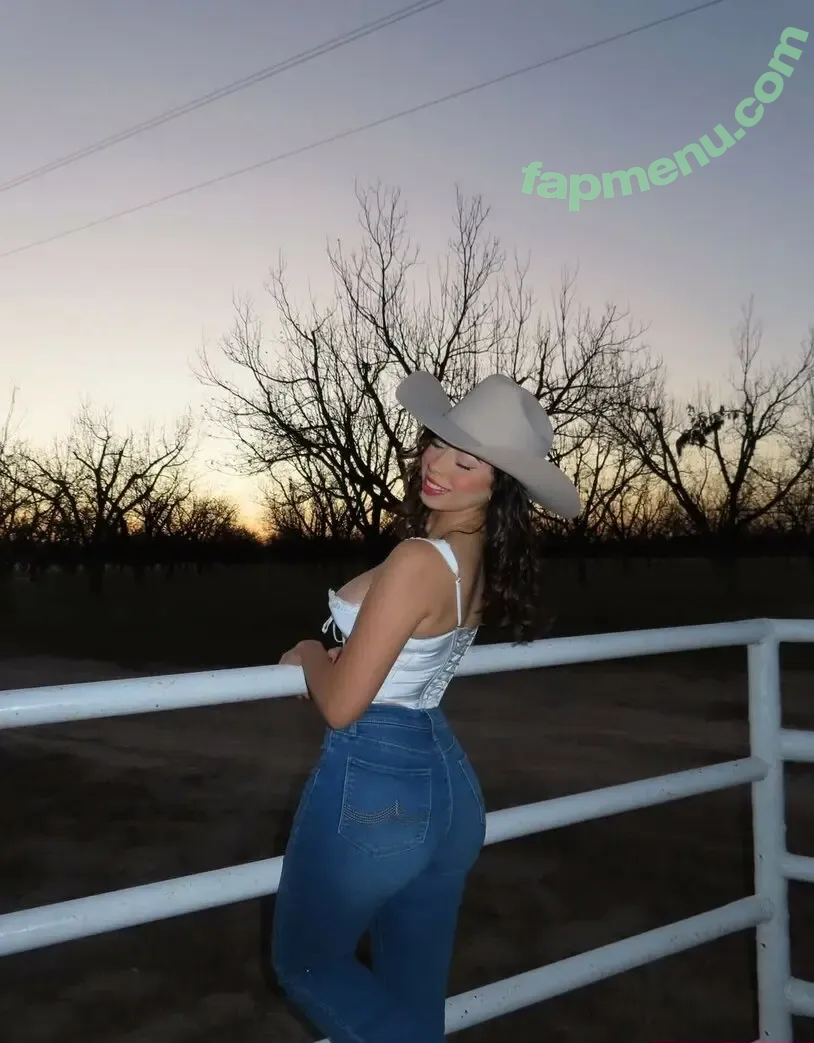 Estrella Stefanie Martinez nude photo #0014 (Starmartinez_)