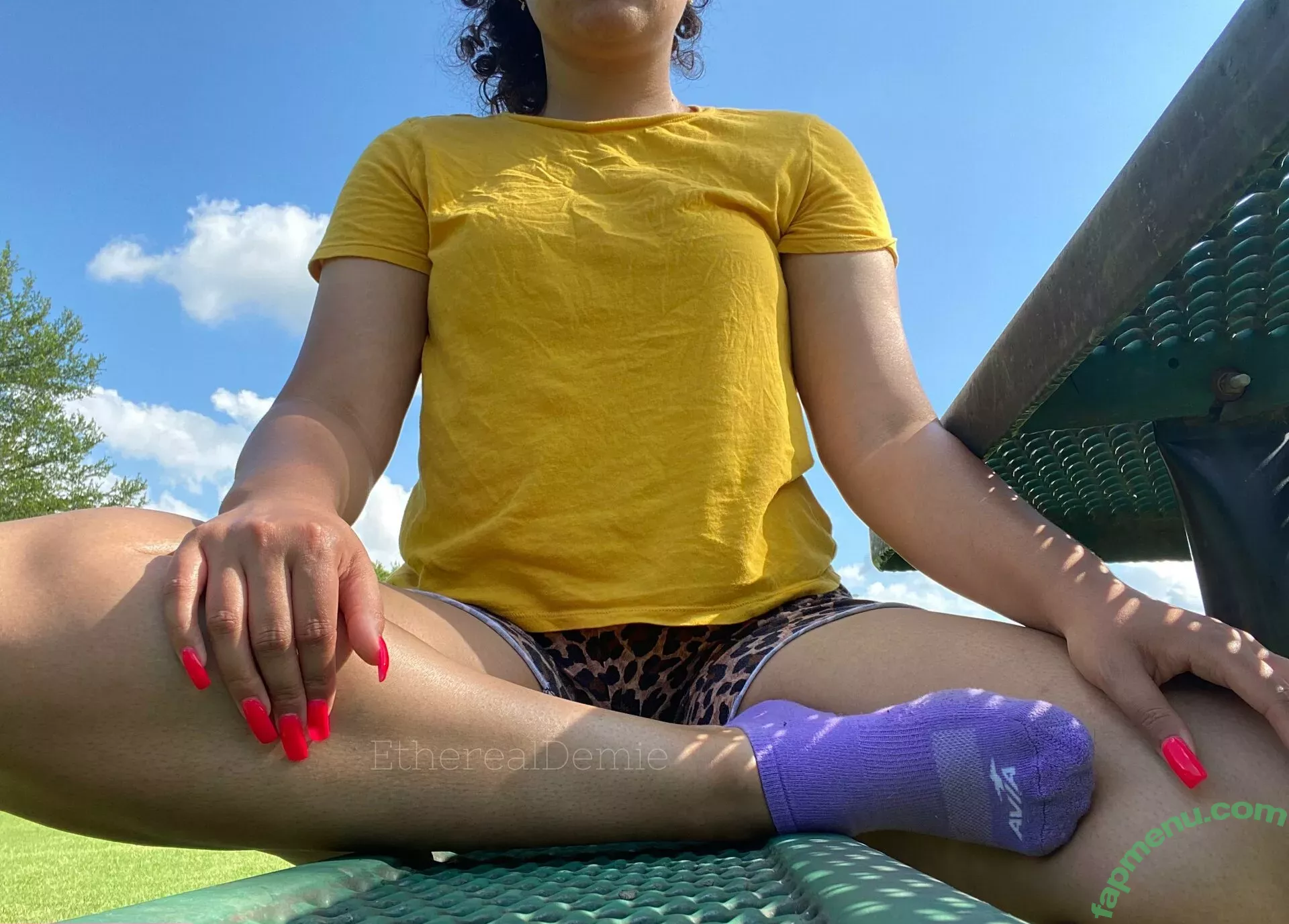 etherealdemie_feet nude photo #0026 (ohitsteddy)