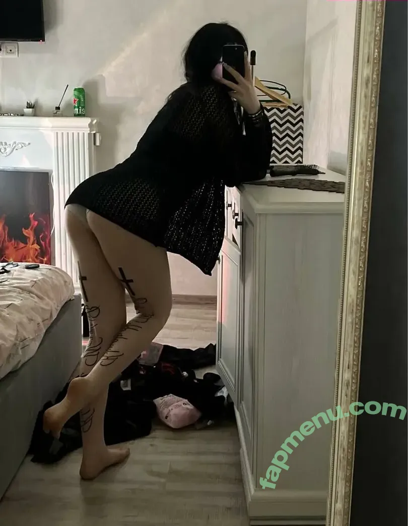 Etherealgothique nude photo #0117 (etherealgoth)