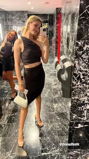 Eugenie Bouchard / Genie / geniebouchard nude photo #0076