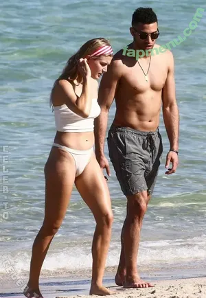 Eugenie Bouchard / geniebouchard nude photo #0741