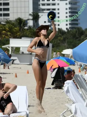 Eugenie Bouchard / geniebouchard nude photo #0765