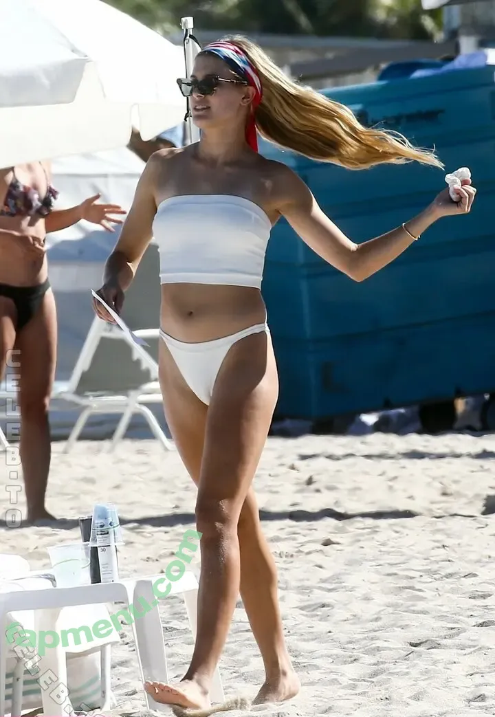 Eugenie Bouchard nude photo #0740 (geniebouchard)