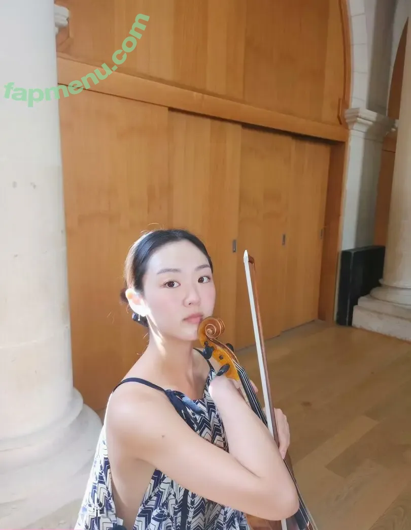 Eunbin Choi nude photo #0008 (eunbin.choi)