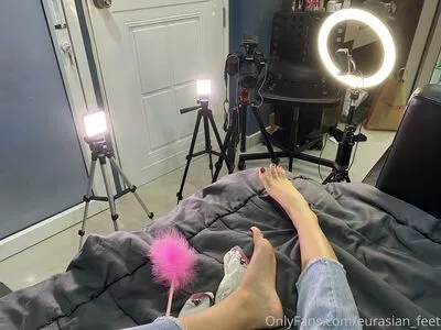 eurasian_feet / eurasian.feet nude photo #0211