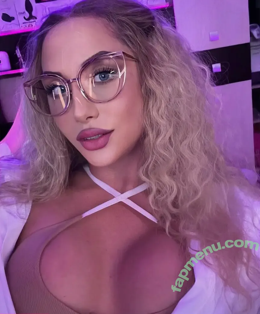 Eva Borisova nude photo #0002 (Eva_Borisova / groobytgirl)
