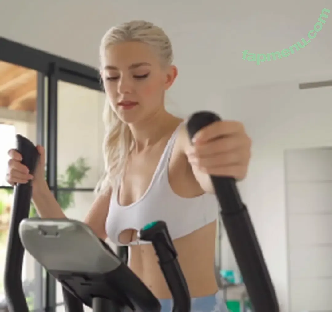 Eva Elfie nude photo #0365 (EvaElfie / evaelfie_life / theevaelfie)