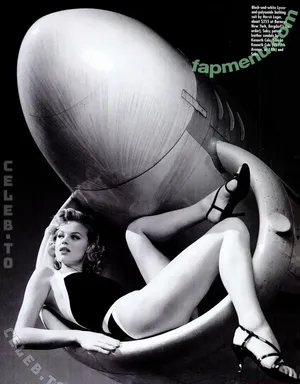 Eva Herzigová / EvaHerzigova.Fr / evaherzigova nude photo #0201