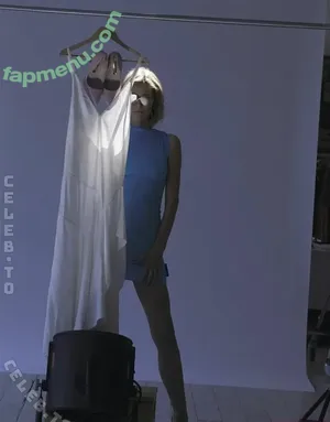 Eva Herzigová / EvaHerzigova.Fr / evaherzigova nude photo #0223