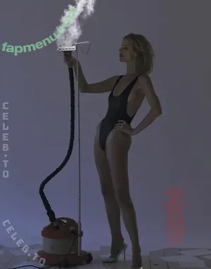 Eva Herzigová / EvaHerzigova.Fr / evaherzigova nude photo #0227