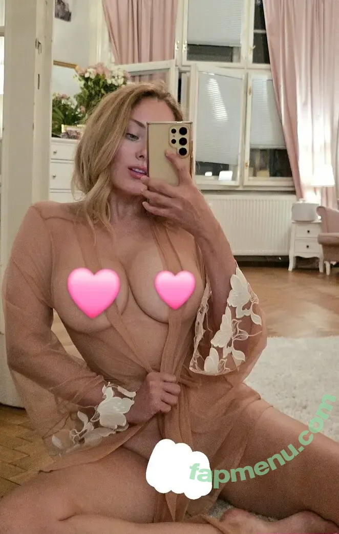 Eva Sindlerova nude photo #0015 (NeumimTweetovat / evasindlerova / Šindlerová)