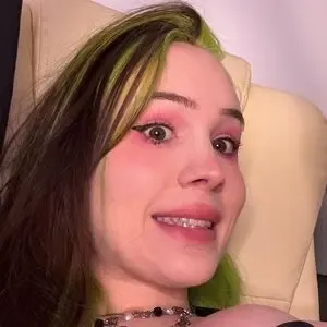 Eva Toomanypeaches / eva_peachesx nude photo #0021