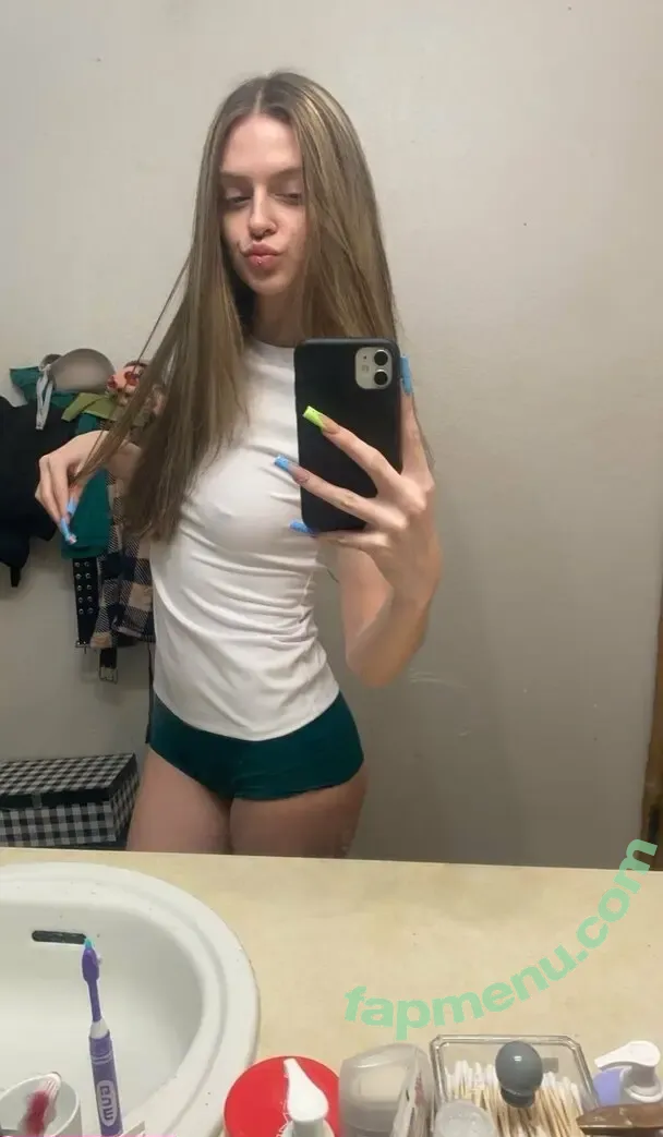 evabrookss nude photo #0012 (evabrookss)