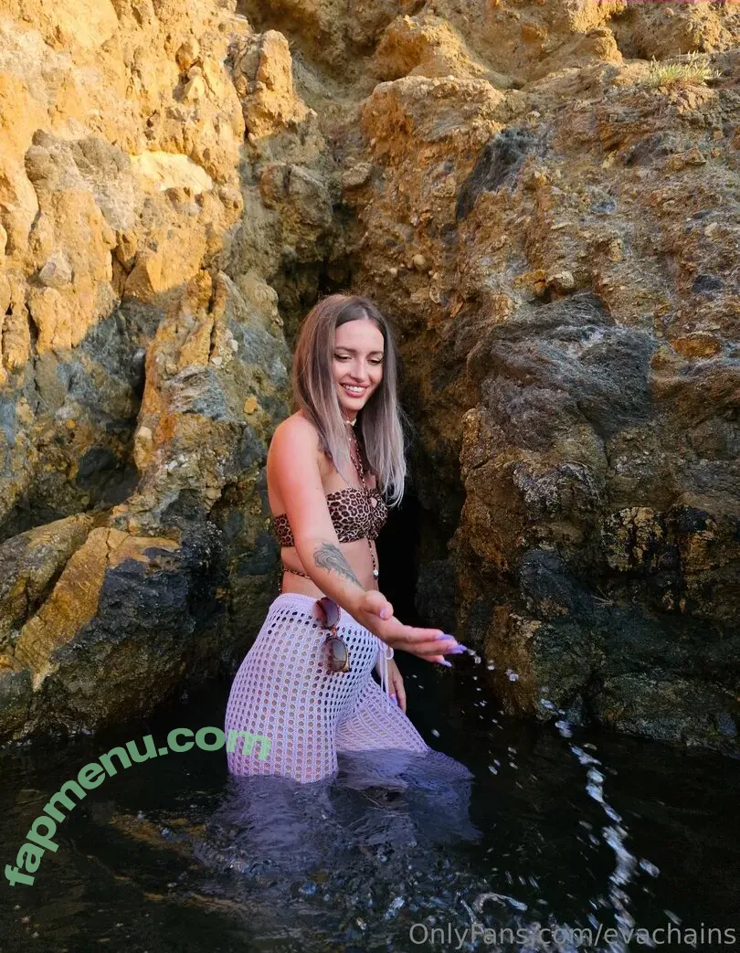 evachains nude photo #0058 (evachen212)