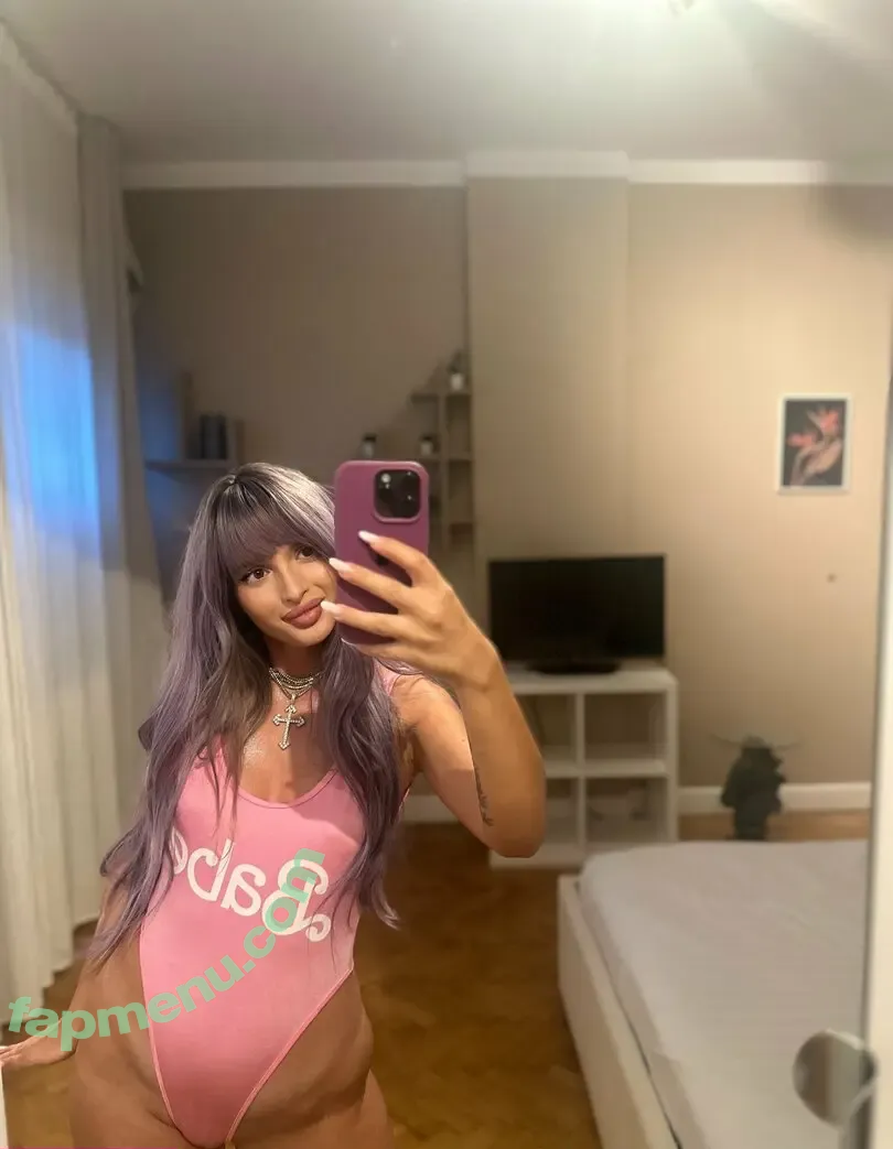 evachains nude photo #0074 (evachen212)