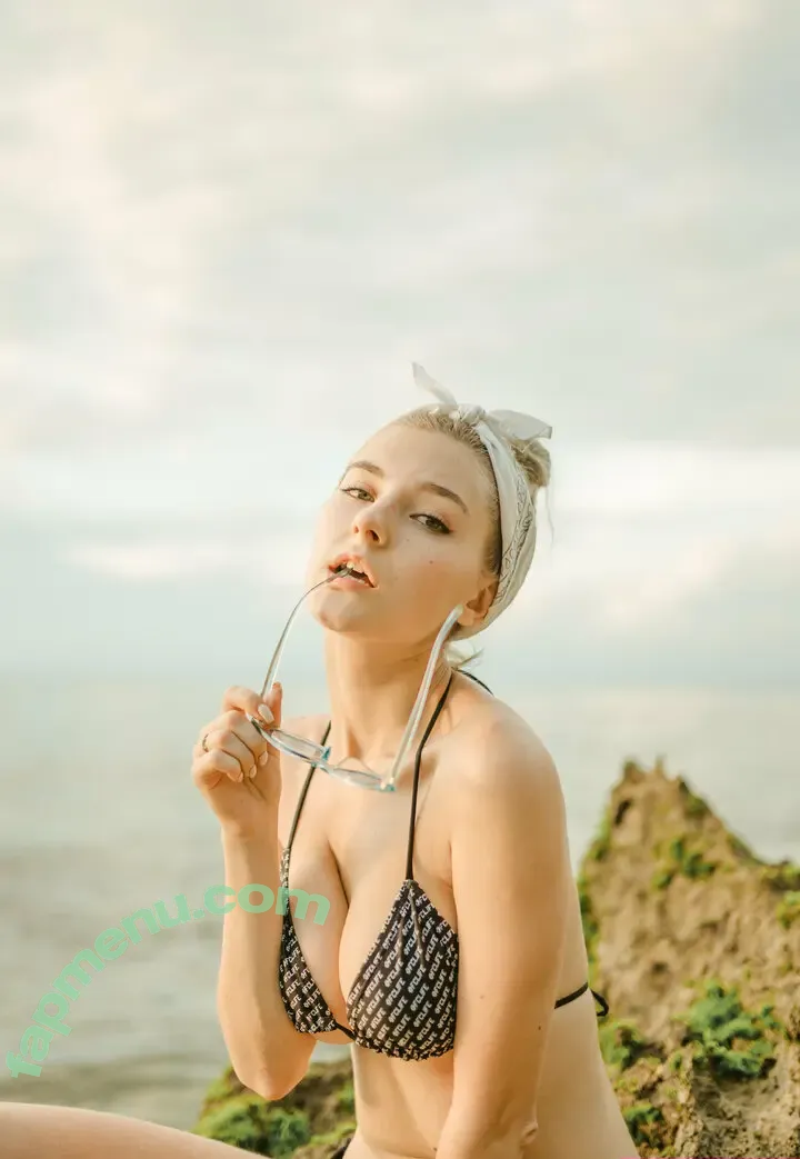 evaelfiefree nude photo #0010 (theevaelfie)