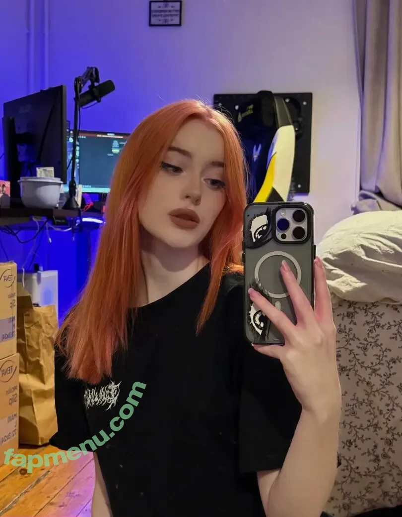 Evalunna nude photo #0030 (EvalunnaTV / evalunna.f)