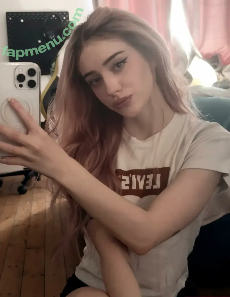 Evalunna nude photo #0048 (EvalunnaTV / evalunna.f)