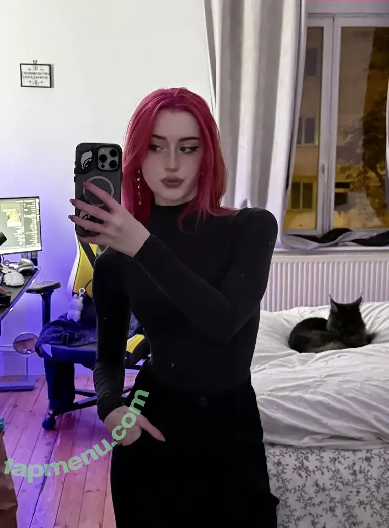 Evalunna nude photo #0064 (EvalunnaTV / evalunna.f)