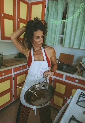 Evangeline Lilly / evangelinelillyofficial / lilyevangeline nude photo #0548