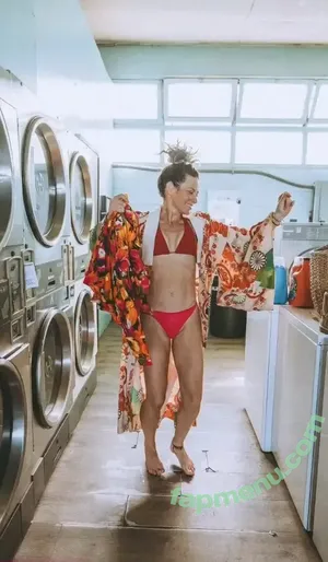 Evangeline Lilly / evangelinelillyofficial / lilyevangeline nude photo #0575