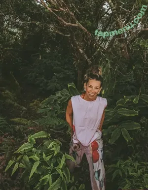 Evangeline Lilly / evangelinelillyofficial / lilyevangeline nude photo #0581