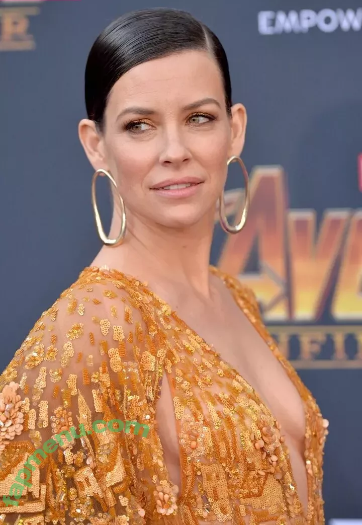 Evangeline Lilly nude photo #0323 (evangelinelillyofficial / lilyevangeline)
