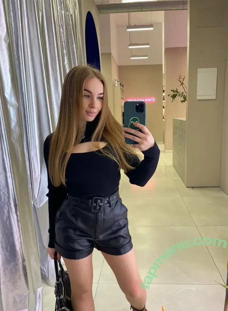 evanigma.oftv nude photo #0004 (evanigma)