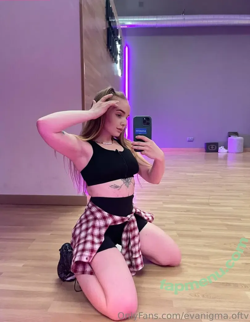 evanigma.oftv nude photo #0035 (evanigma)