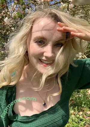 Evanna Lynch / evannalynch nude photo #0010