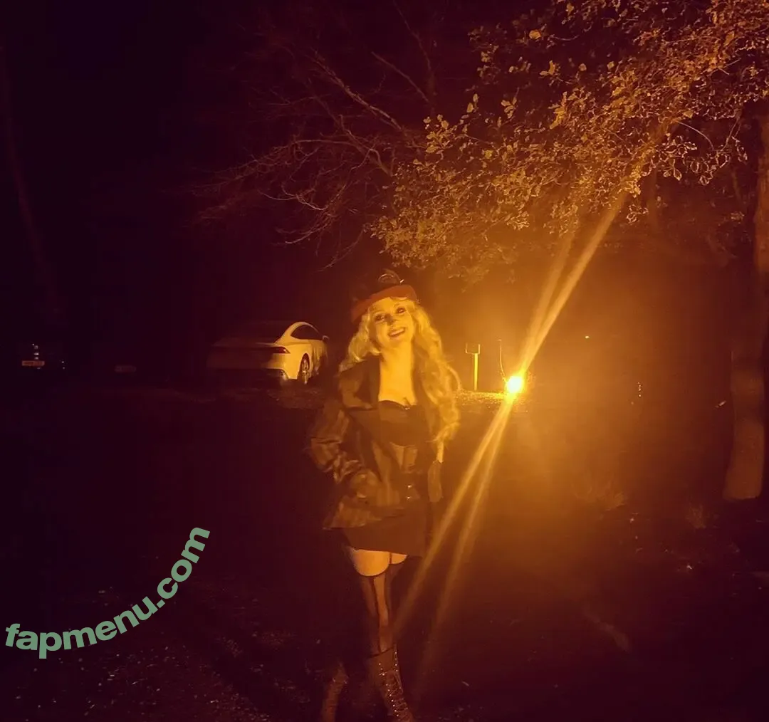 Evanna Lynch nude photo #0091 (evannalynch)