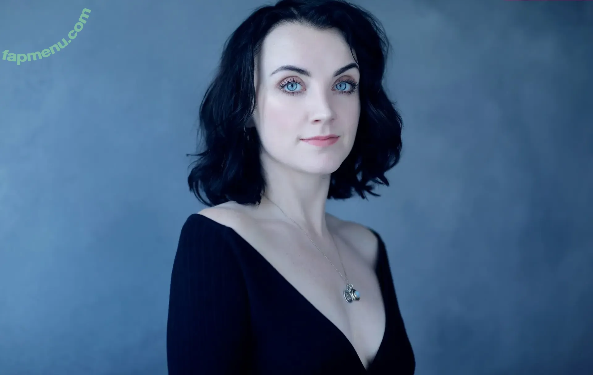 Evanna Lynch nude photo #0125 (evannalynch)