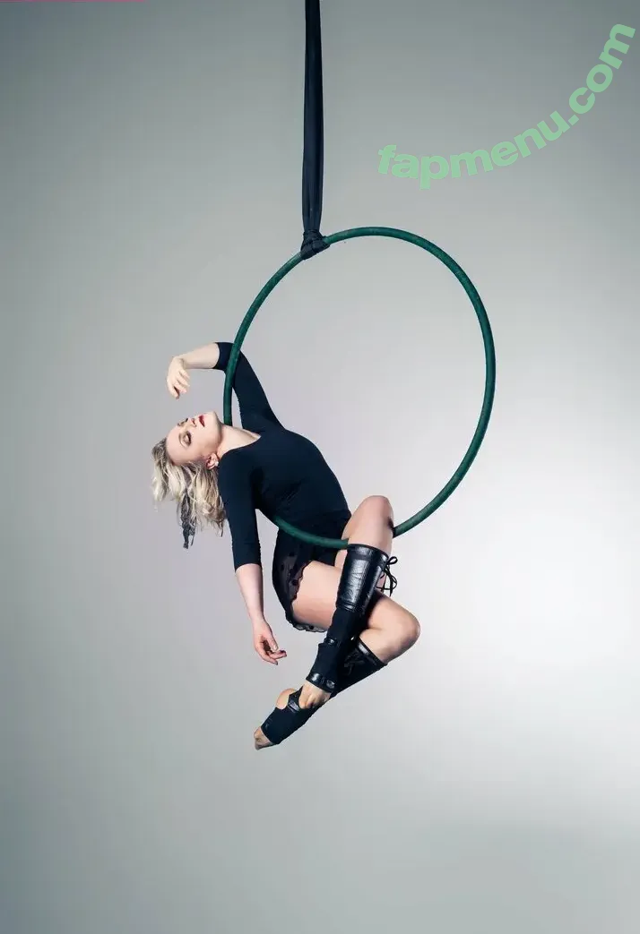 Evanna Lynch nude photo #0129 (evannalynch)