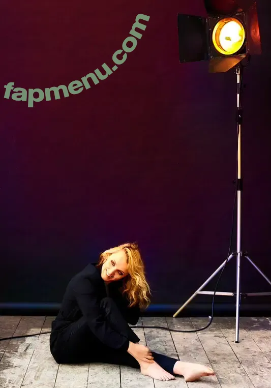 Evanna Lynch nude photo #0157 (evannalynch)