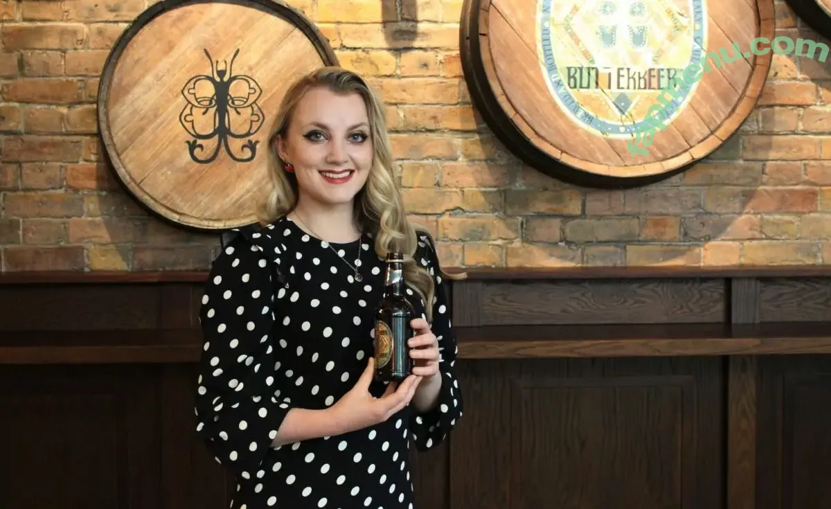 Evanna Lynch nude photo #0184 (evannalynch)