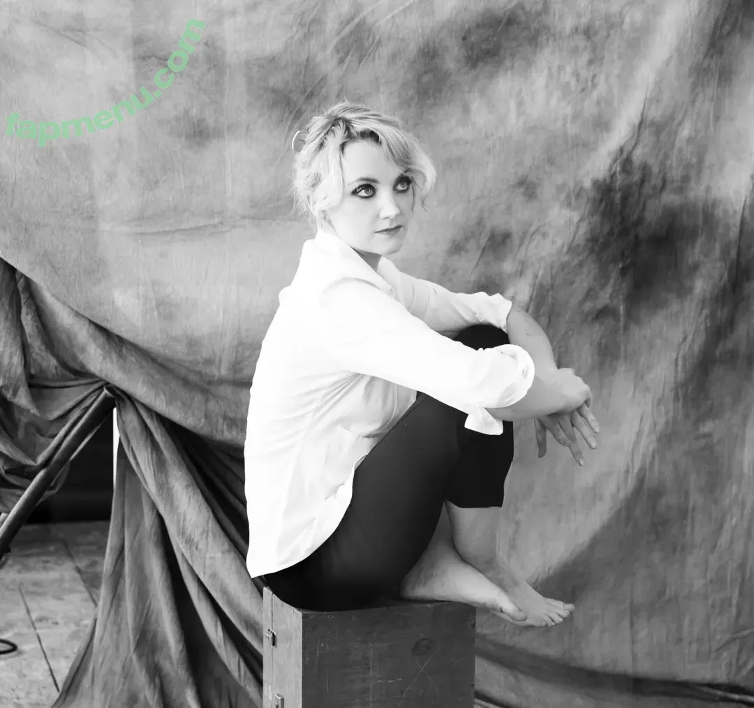 Evanna Lynch nude photo #0196 (evannalynch)