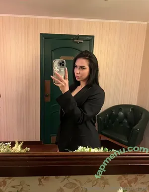 evarougee / alougee nude photo #0013