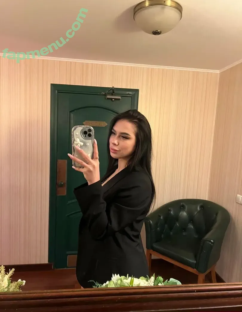 evarougee nude photo #0014 (alougee)