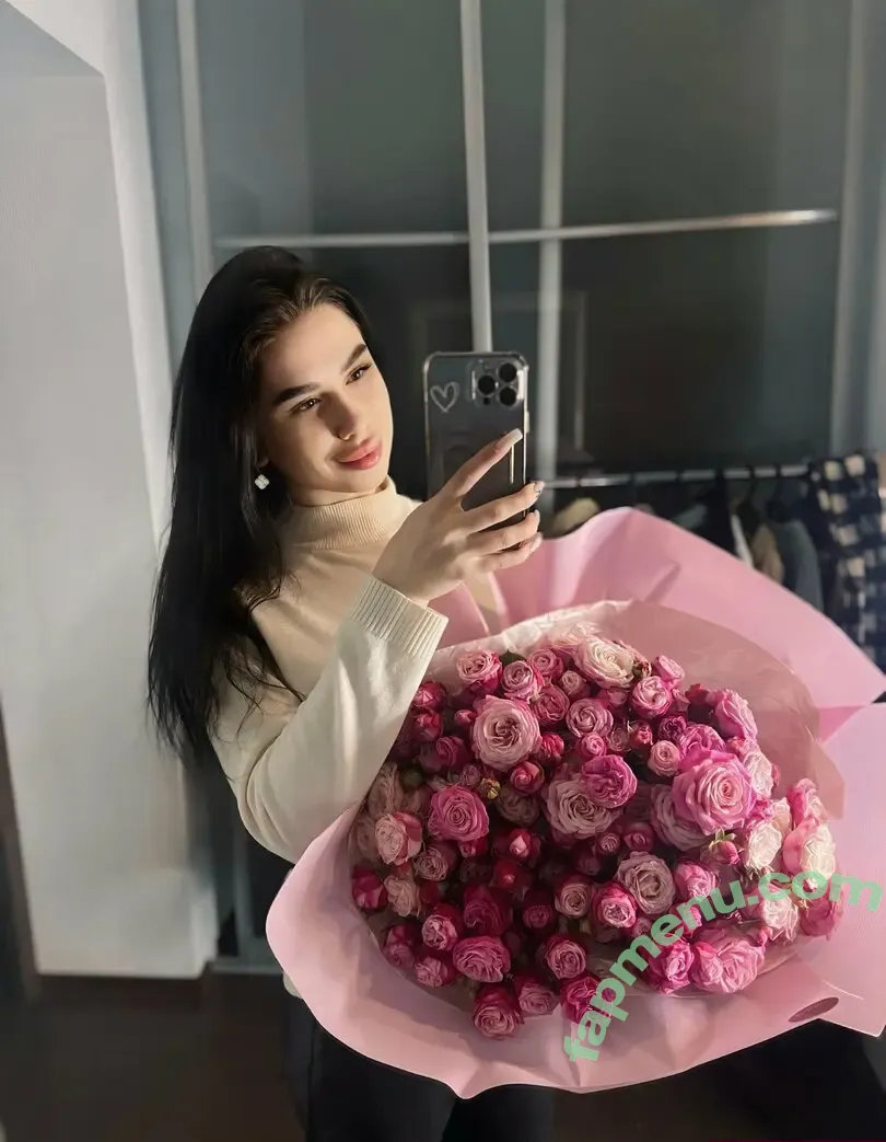 evarougee nude photo #0034 (alougee)