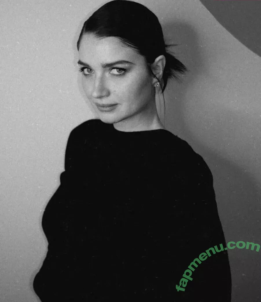 Eve Hewson nude photo #0088 (evehewson)