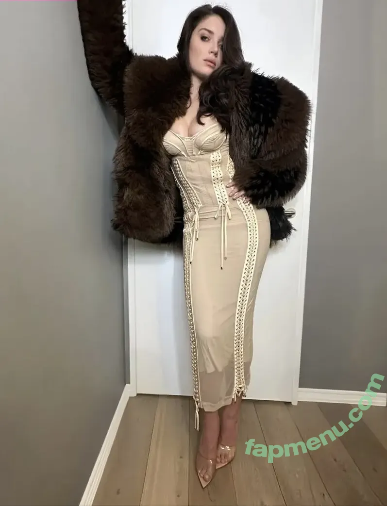 Eve Hewson nude photo #0473 (evehewson)