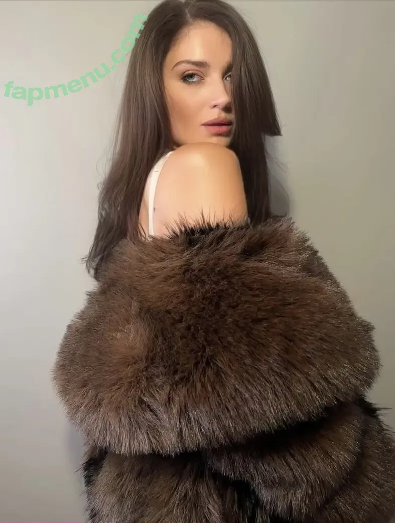 Eve Hewson nude photo #0475 (evehewson)