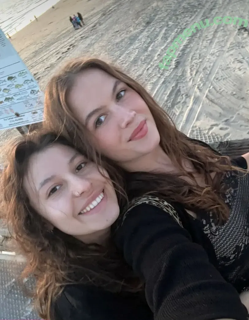 eveandmaddie nude photo #0023 (_hxppiness_)